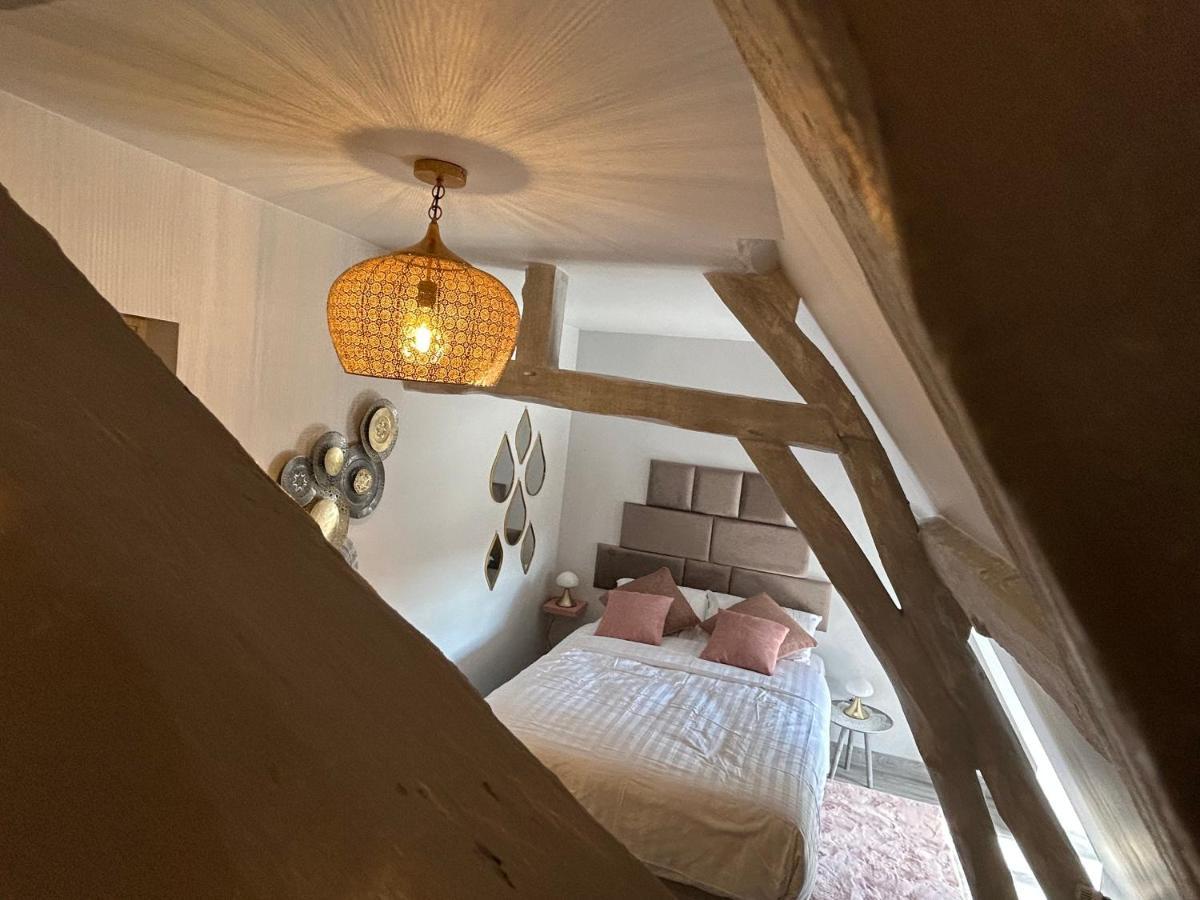 Demeure Du Vallon - Chambres D'Hotes De Charme Azerat ภายนอก รูปภาพ