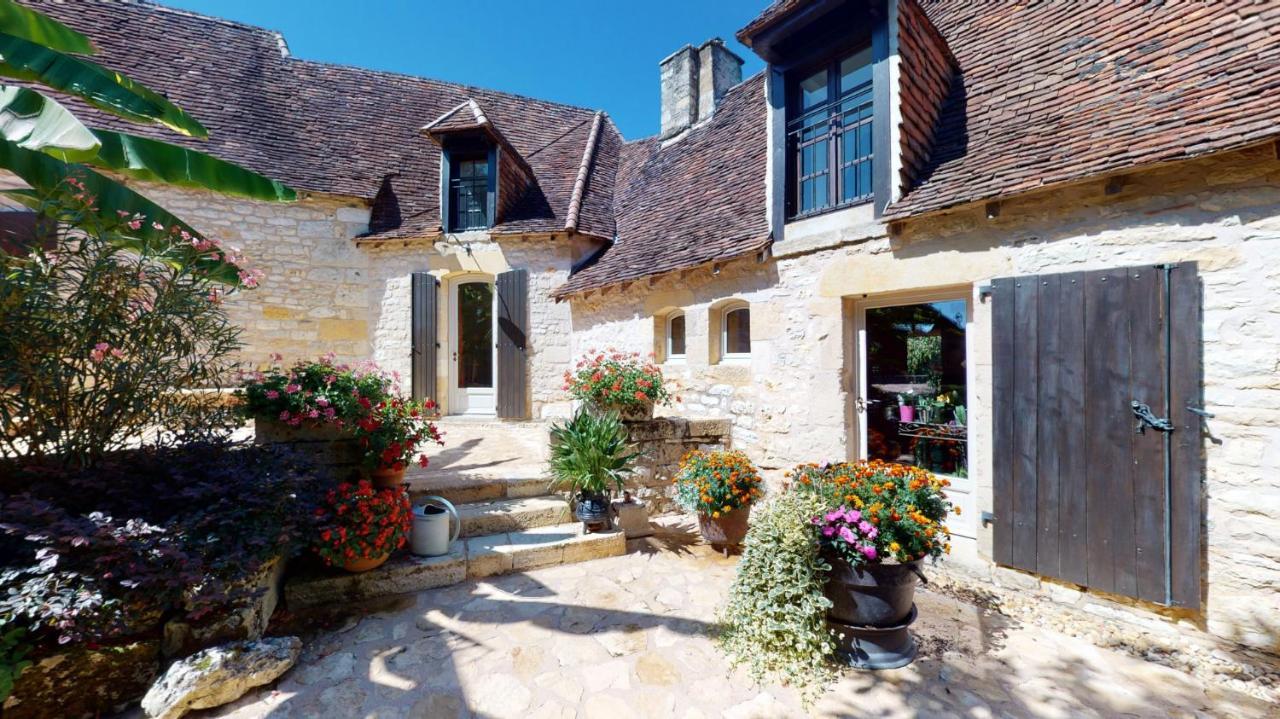 Demeure Du Vallon - Chambres D'Hotes De Charme Azerat ภายนอก รูปภาพ