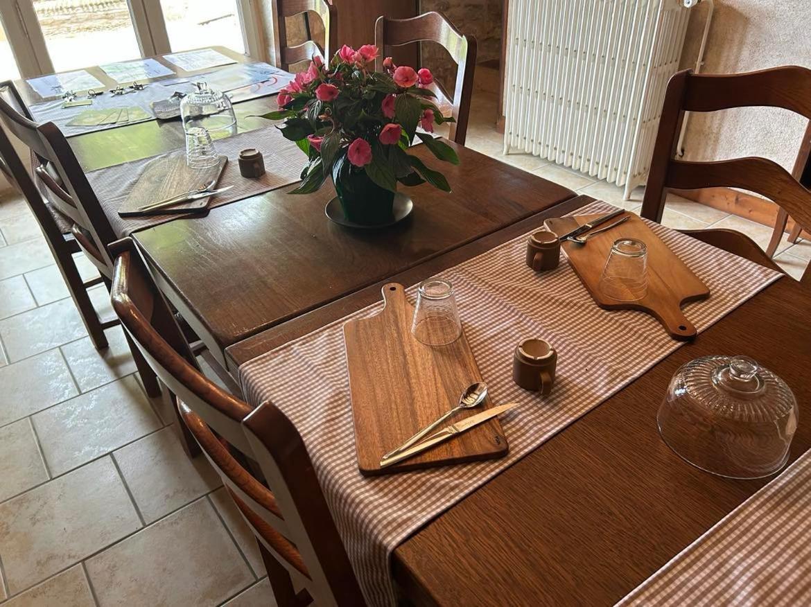 Demeure Du Vallon - Chambres D'Hotes De Charme Azerat ภายนอก รูปภาพ