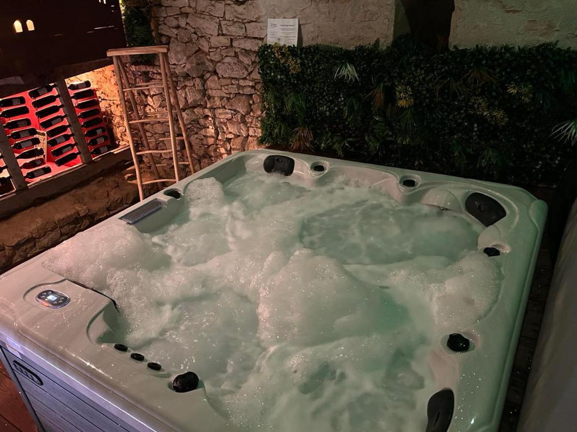 Demeure Du Vallon - Chambres D'Hotes De Charme Azerat ภายนอก รูปภาพ