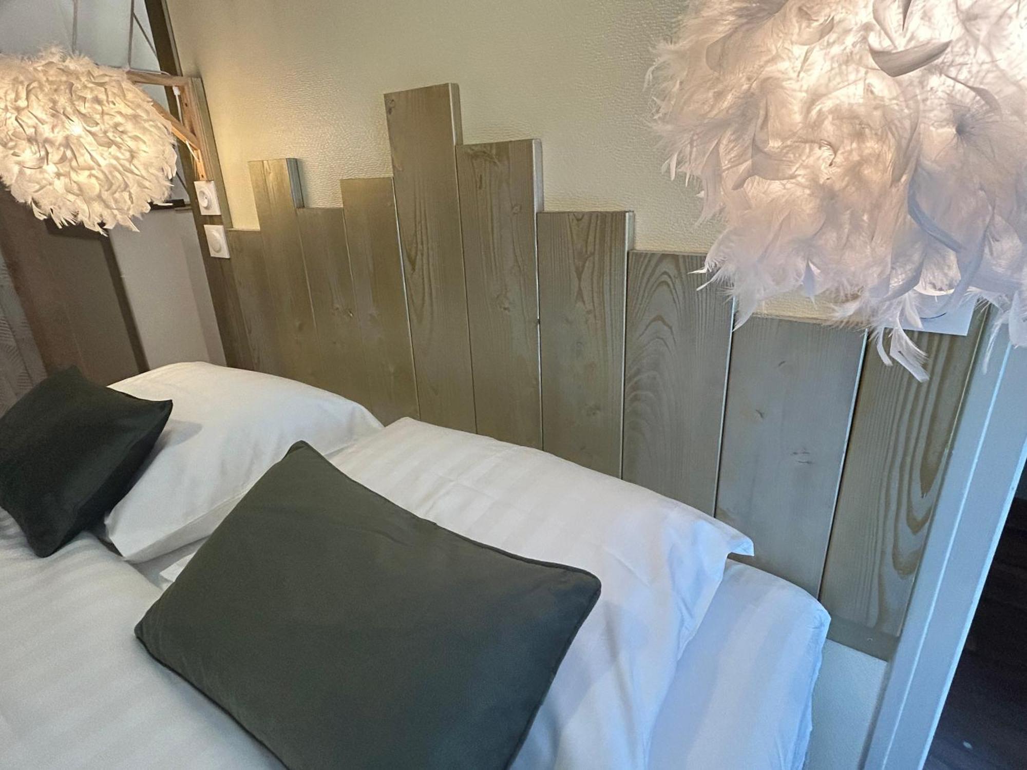 Demeure Du Vallon - Chambres D'Hotes De Charme Azerat ภายนอก รูปภาพ