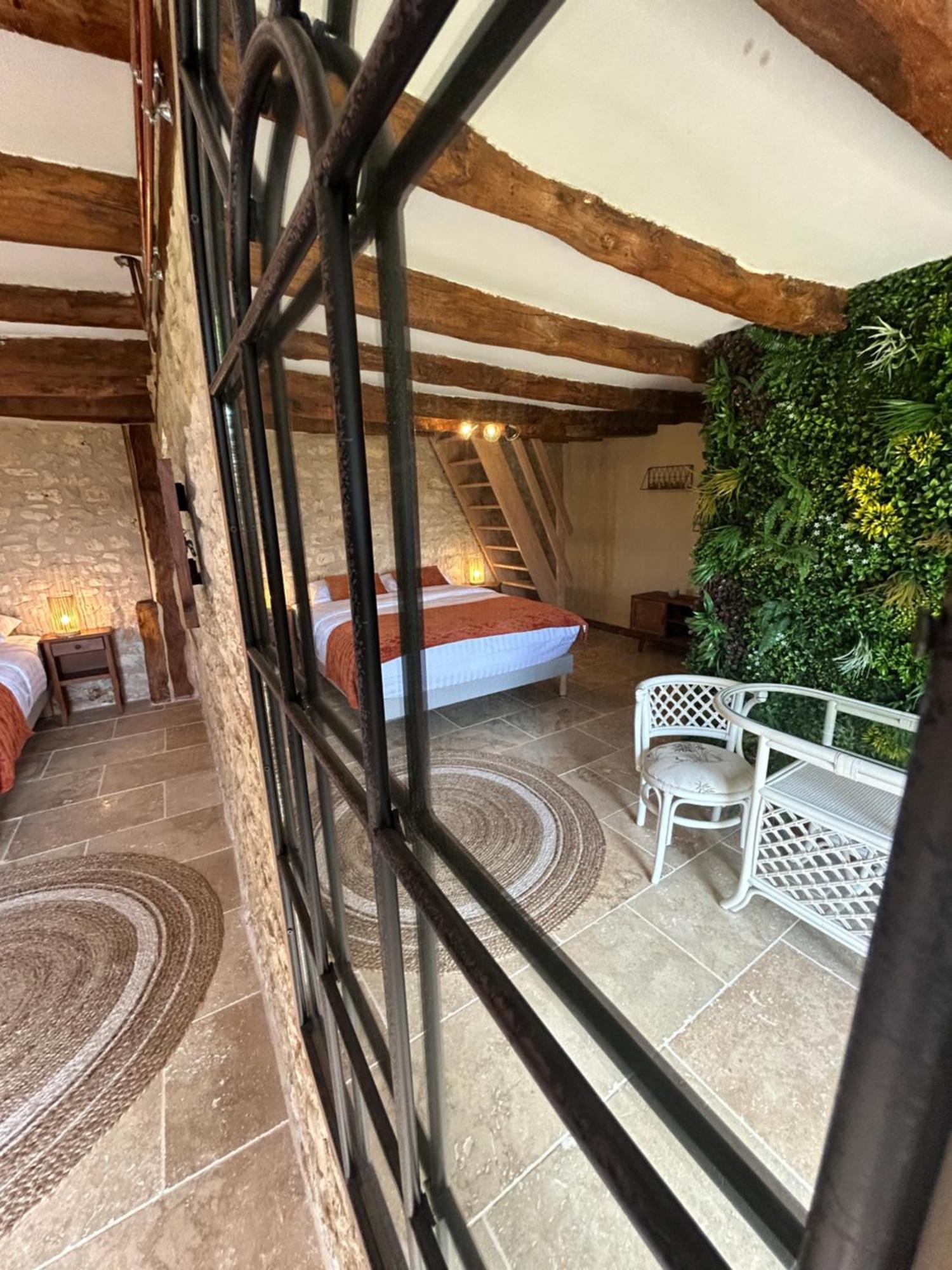 Demeure Du Vallon - Chambres D'Hotes De Charme Azerat ภายนอก รูปภาพ